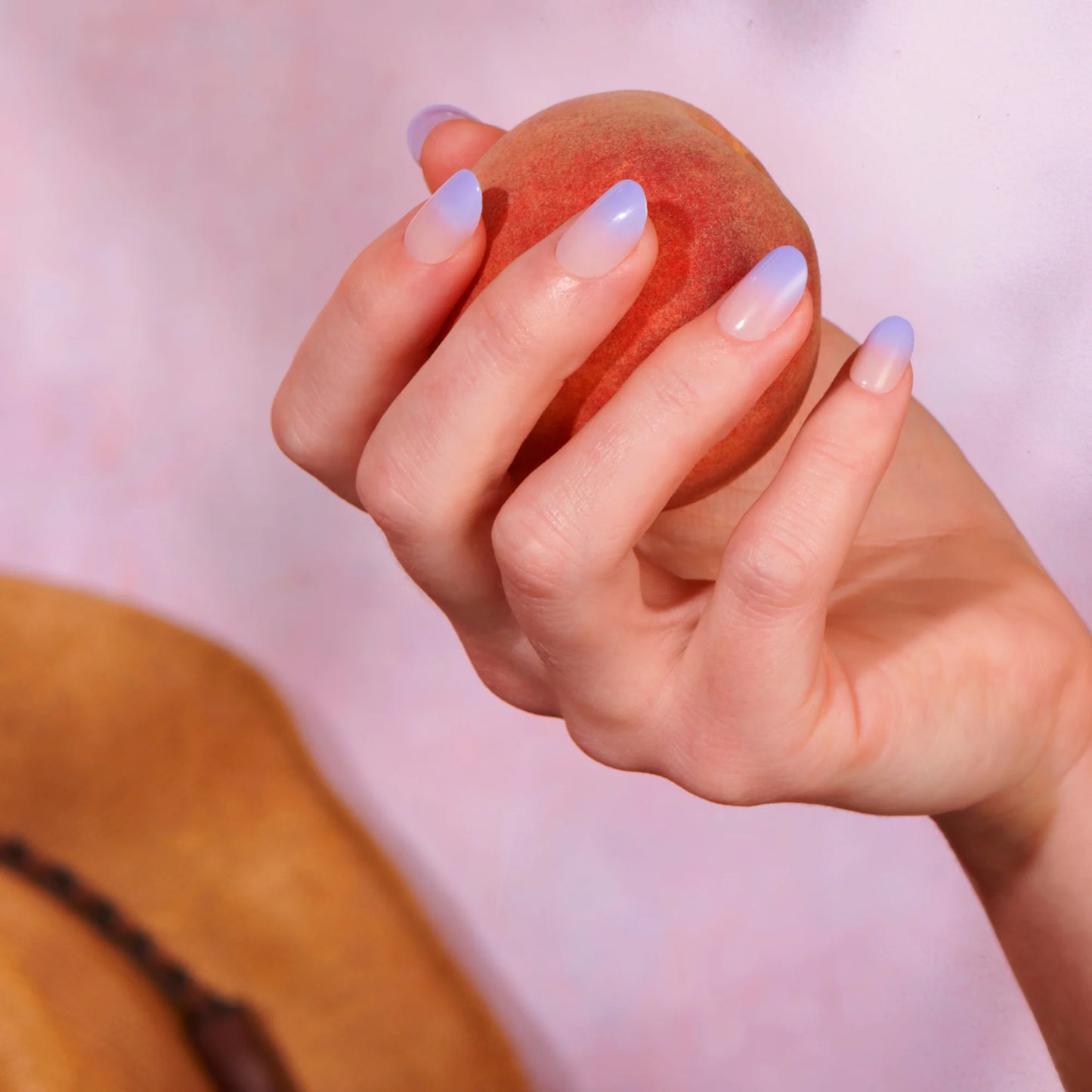 Whirlwind - Short Oval Cosverra Press On Manicure