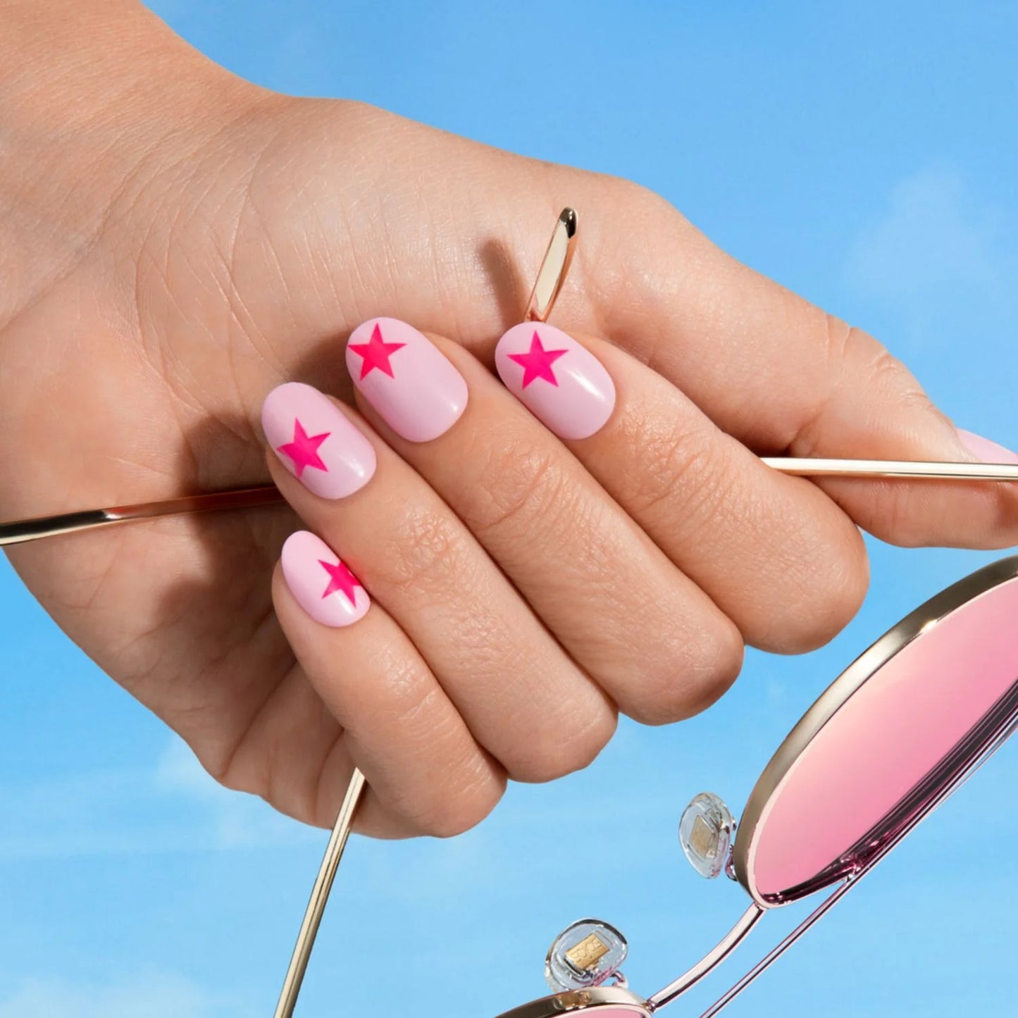 Pink Star - Short Oval Cosverra Press On Manicure