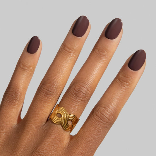 Chocolate Temptation - Short Oval Cosverra Press On Manicure